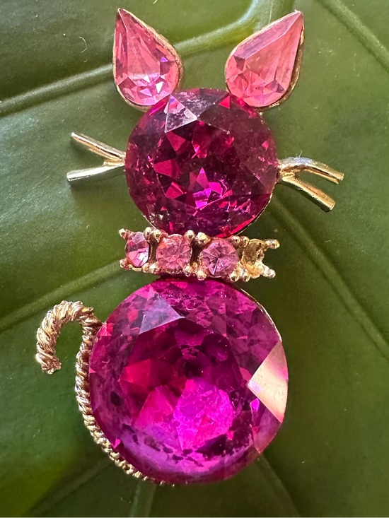 Stamped couldn’t make out Jewelry - Pink Stamped Crystal Cat Brooch/missing collar stone